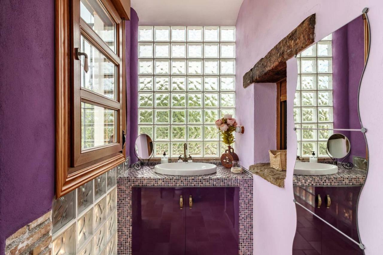 Holiday home Encantadora Casa Con Piscina Privada Y Chimenea