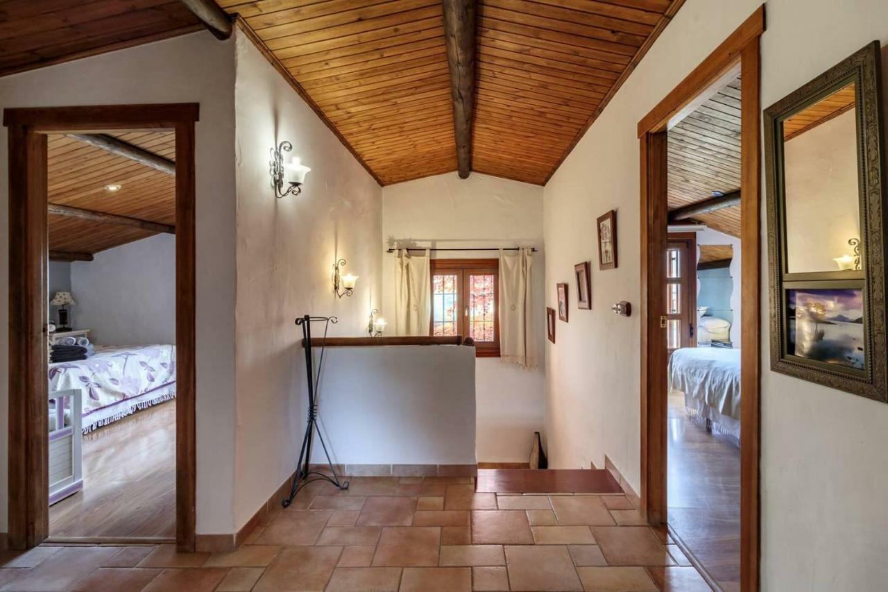 Encantadora Casa Con Piscina Privada Y Chimenea Padul